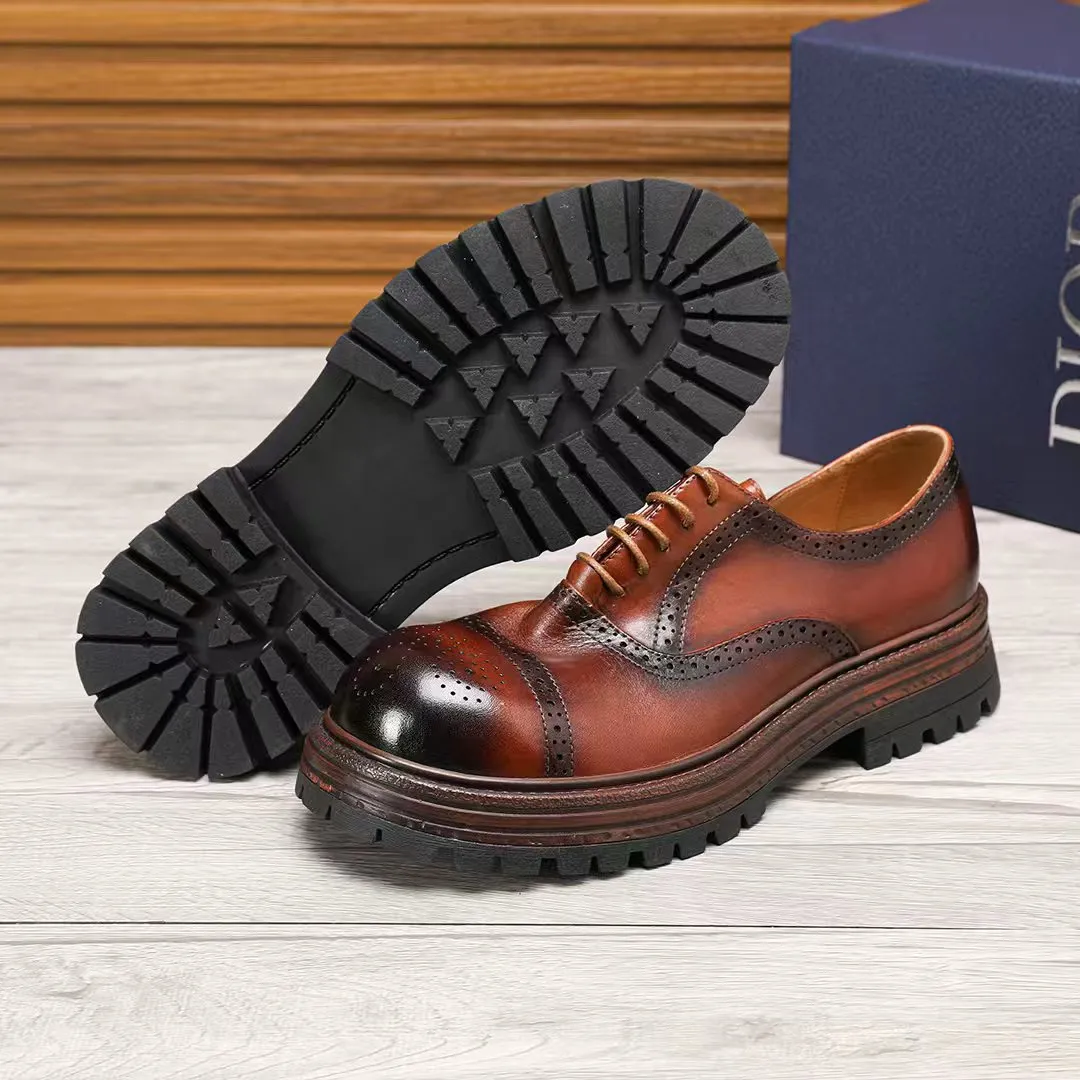 Factory price 540 🕷️🕷️[Dior] Dior's new men's shoes are launched in Hong Kong counters. Official website 1:1 production. Original Italian patented cowhide + water-dyed 🐂 leather lining. Designed by European and American masters. Goodyear craftsmanship, washed cowhide, perfect shape to create counter quality, solid color rubber wear-resistant outsole and classic dazzling toe! Super versatile and very comfortable. High-end without losing taste, fashionable and novel! ! Absolute focus! Colors optional, code number 38-44 (45 customized)